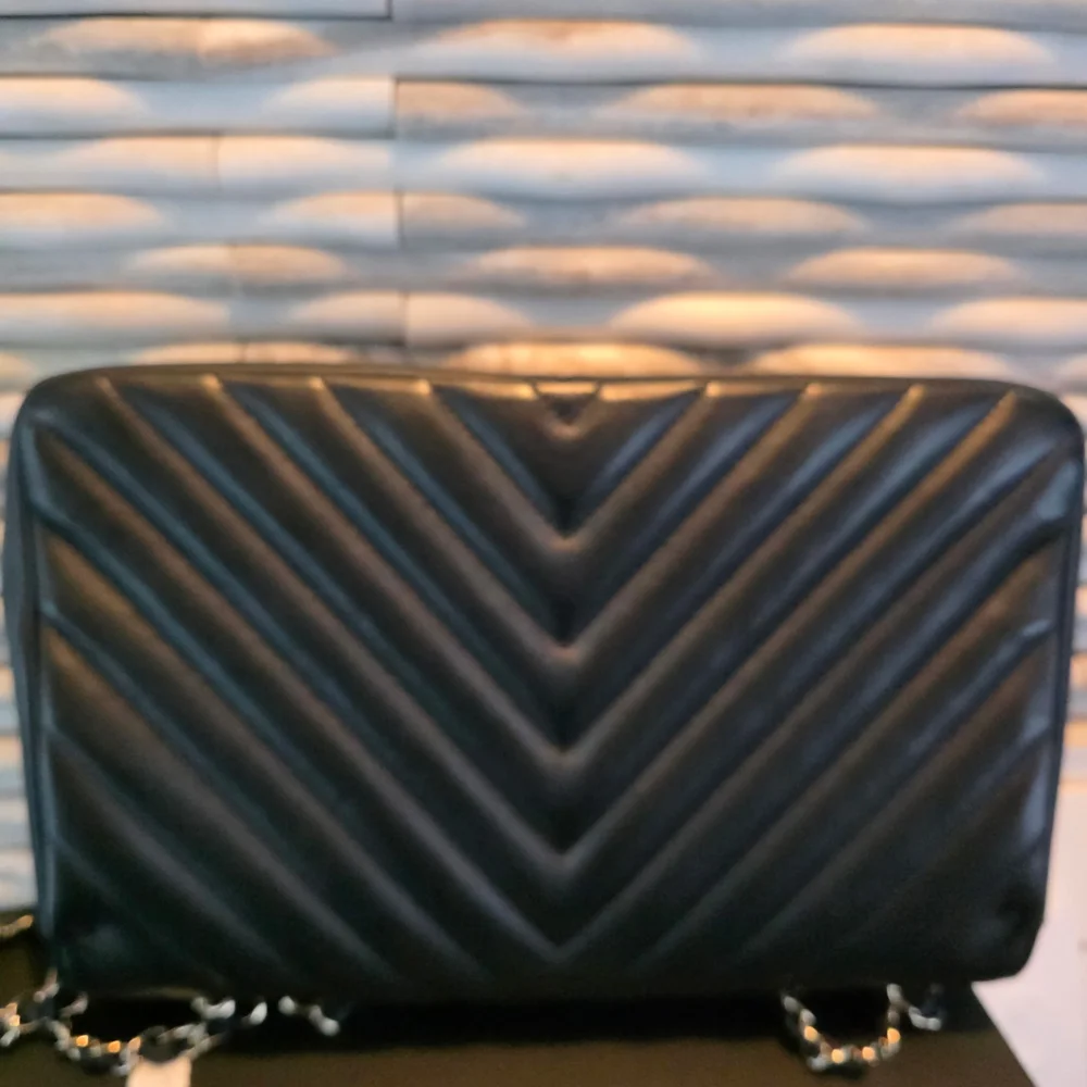 Chanel Chevron Quilted Statement Bag - Picture 5 of 16
